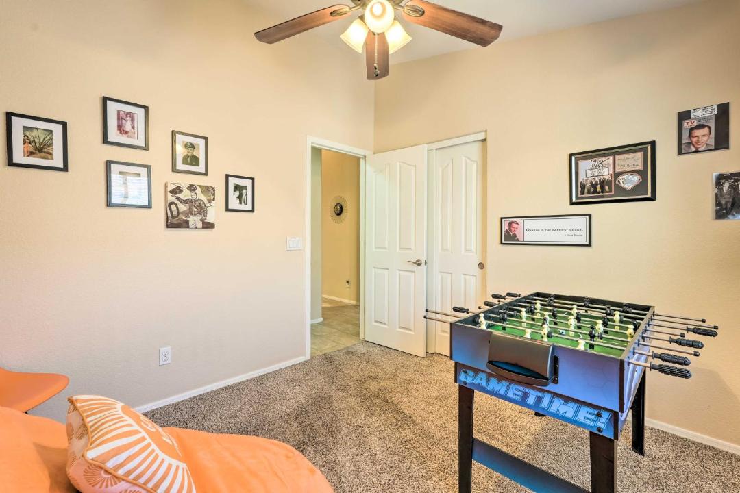 Photo of Livingroom in West Point Towne Center