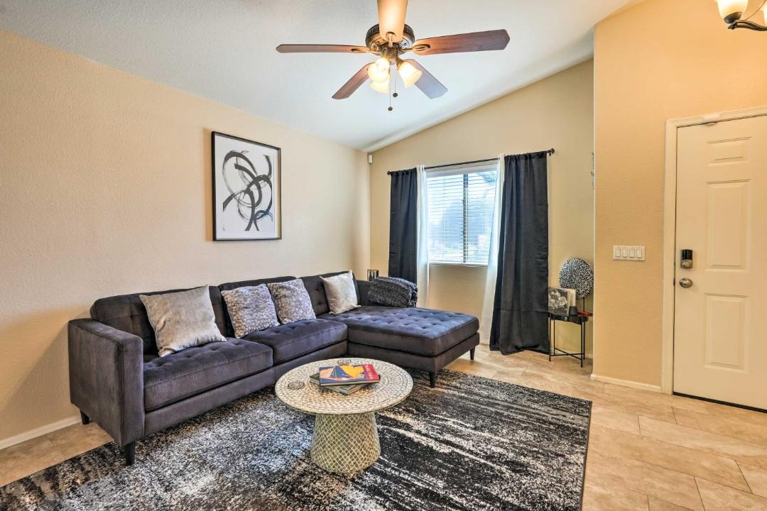 Photo of Livingroom in West Point Towne Center