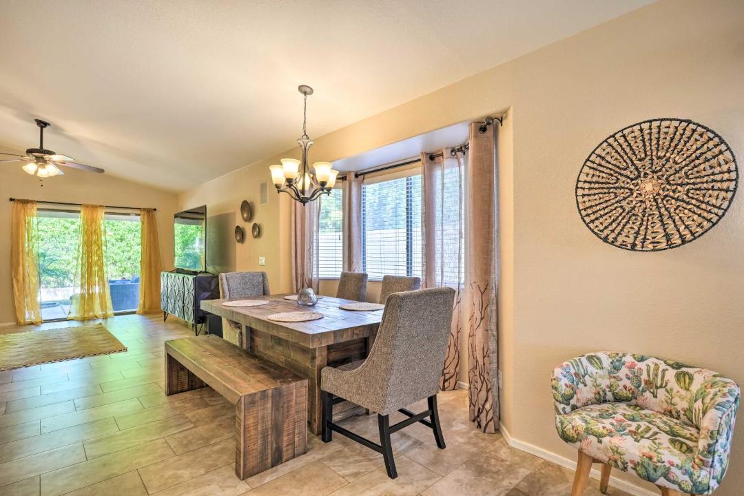 Photo of Livingroom in West Point Towne Center