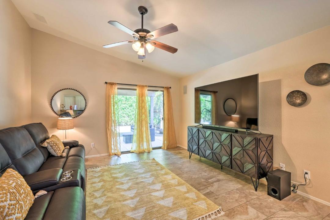 Photo of Livingroom in West Point Towne Center