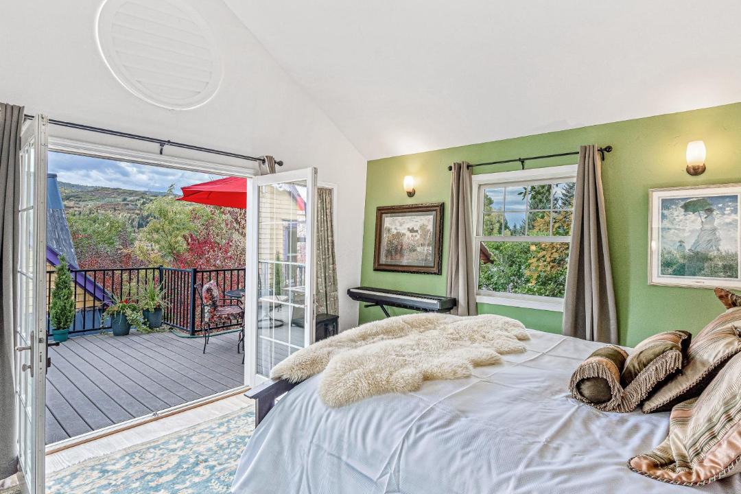 Photo of Bedroom in Old Town