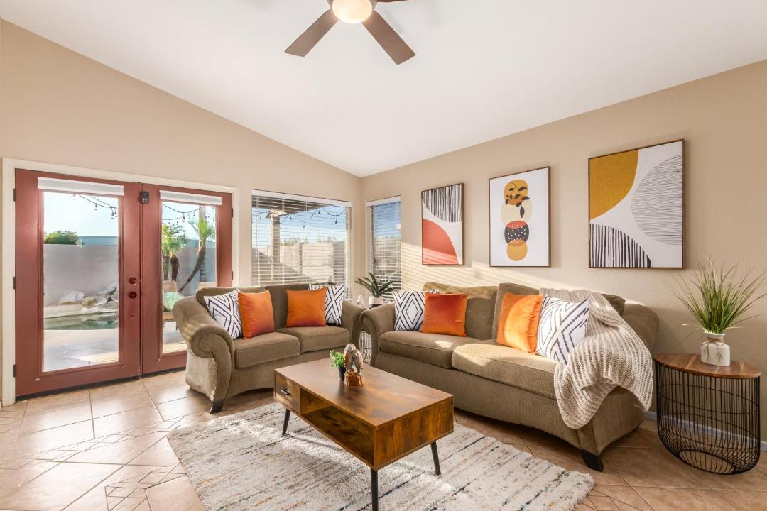 Photo of Livingroom in West Point Towne Center