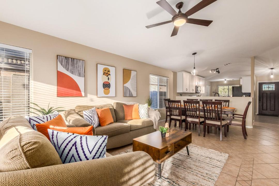 Photo of Livingroom in West Point Towne Center