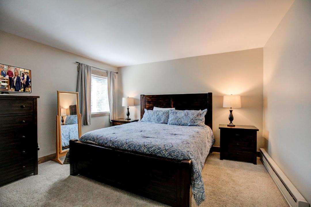 Photo of Bedroom in Four O'Clock