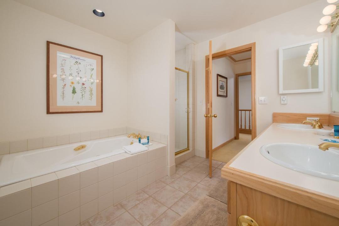 Photo of Bathroom in Teton Pines
