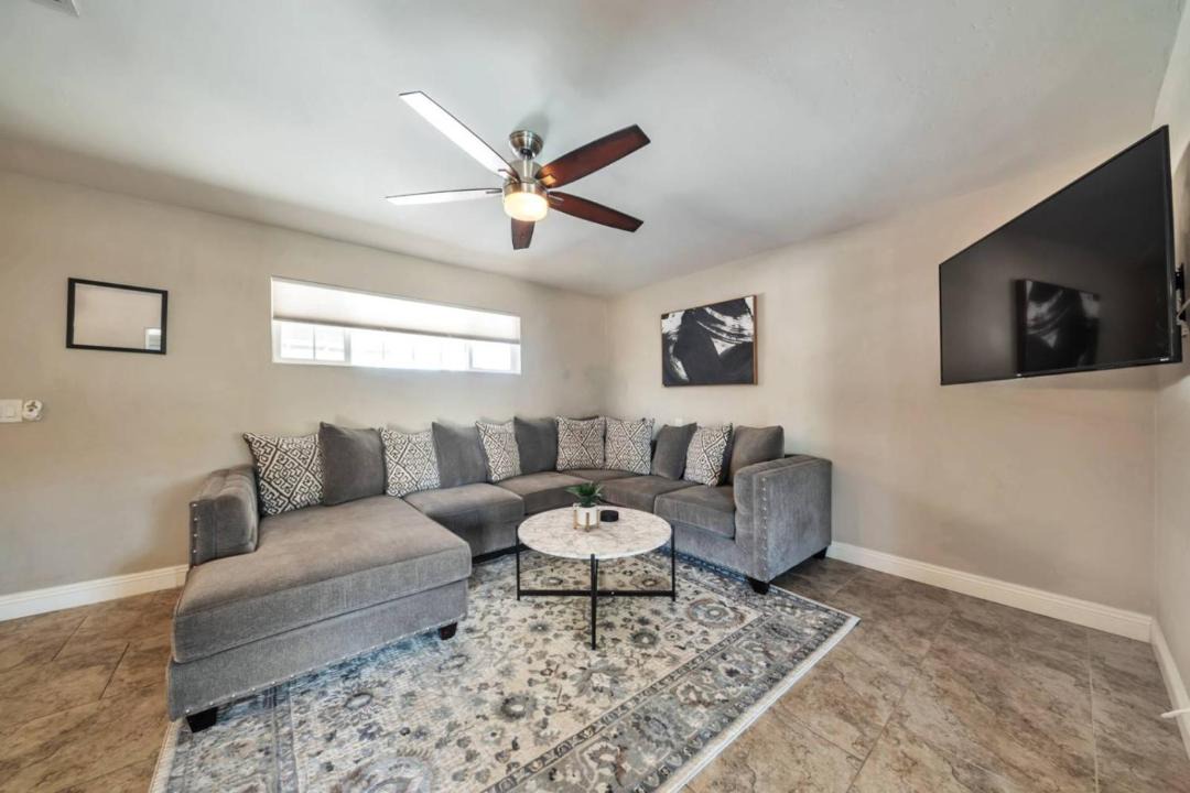 Photo of Livingroom in New Papago Parkway