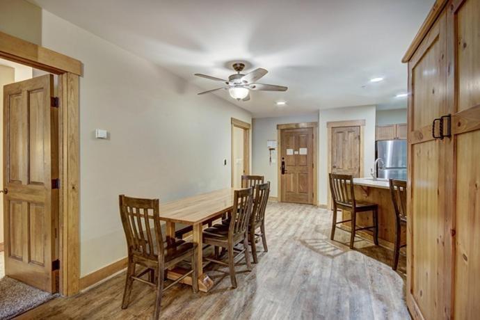 Photo of Livingroom in River Run