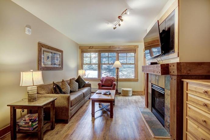 Photo of Livingroom in River Run