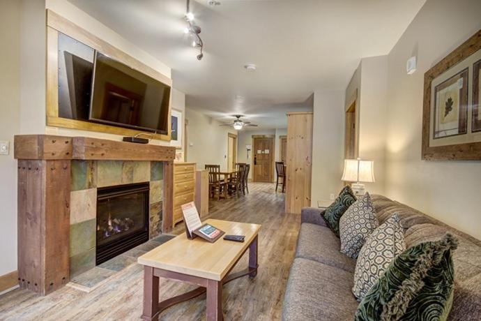 Photo of Livingroom in River Run