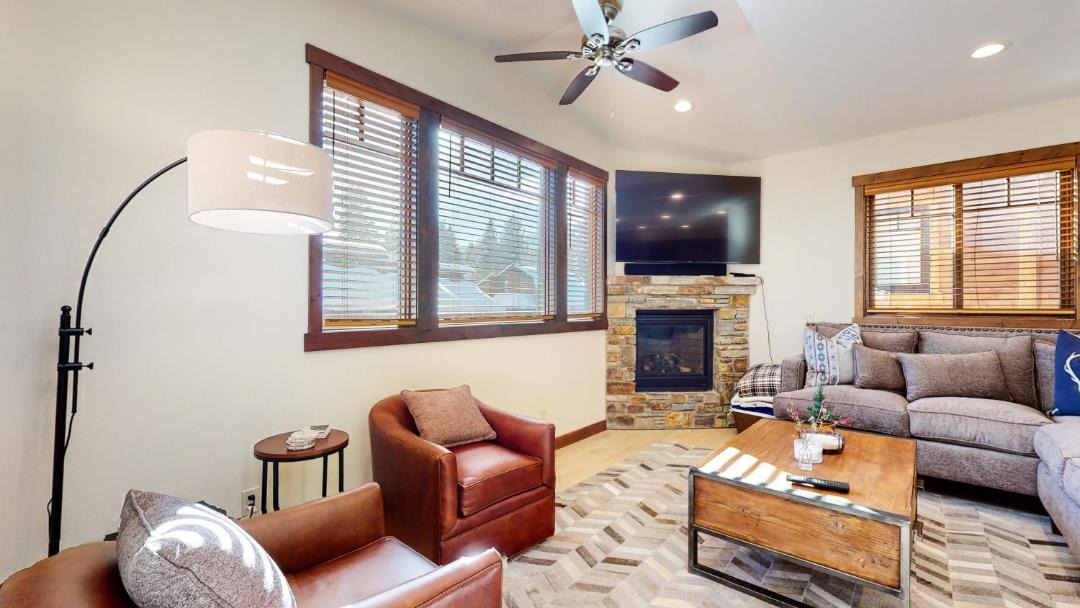 Photo of Livingroom in Mammoth Lakes