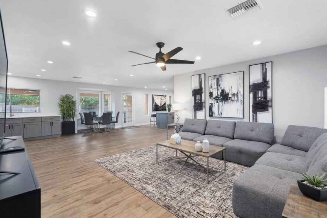 Photo of Livingroom in Roadrunner Estates East