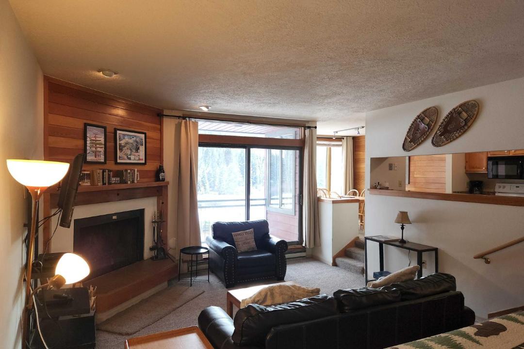 Photo of Livingroom in Lakeside Village