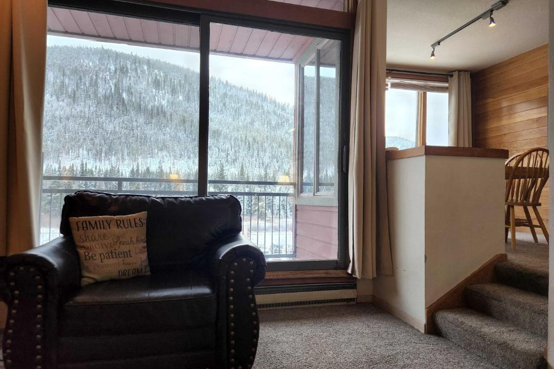 Photo of Livingroom in Lakeside Village
