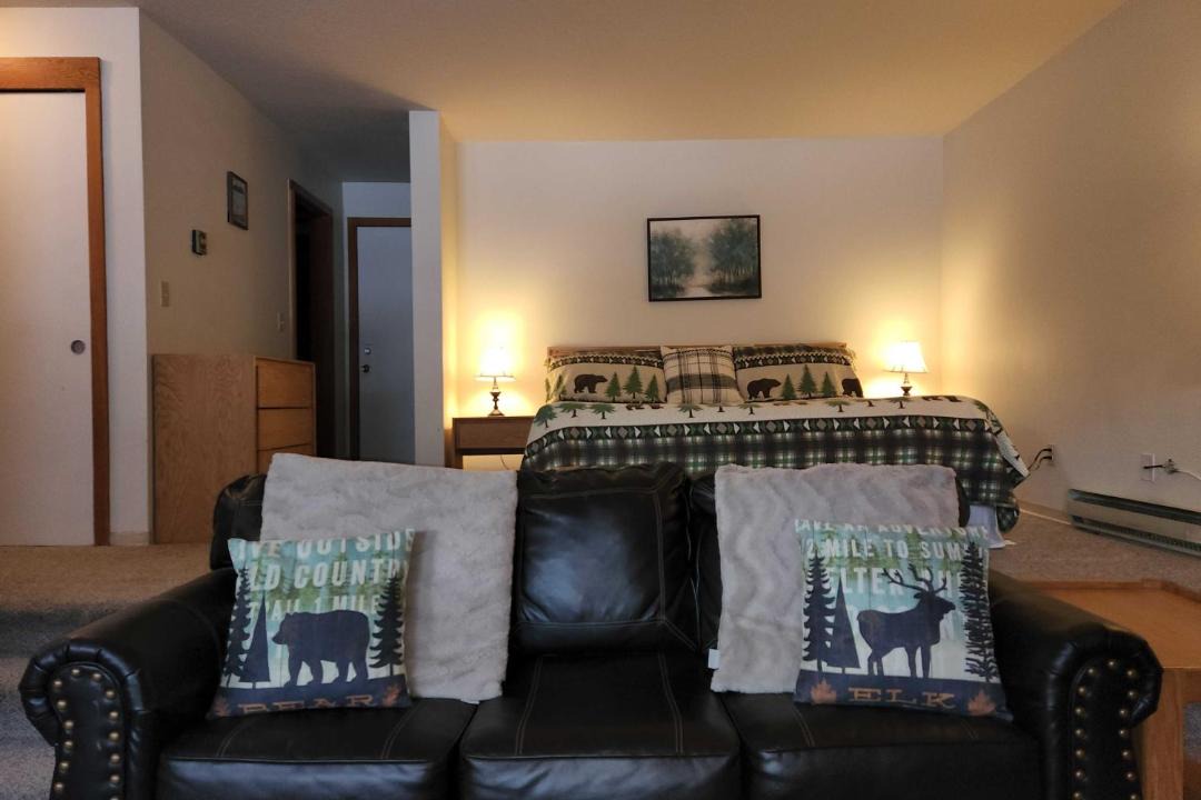 Photo of Livingroom in Lakeside Village