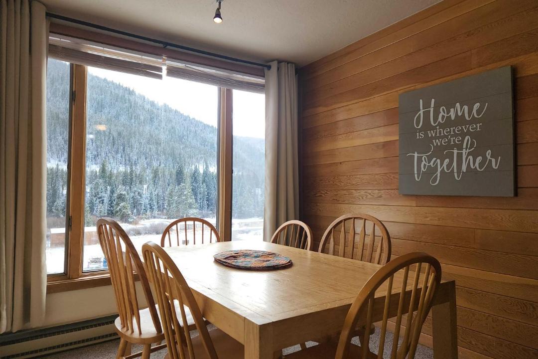 Photo of Livingroom in Lakeside Village