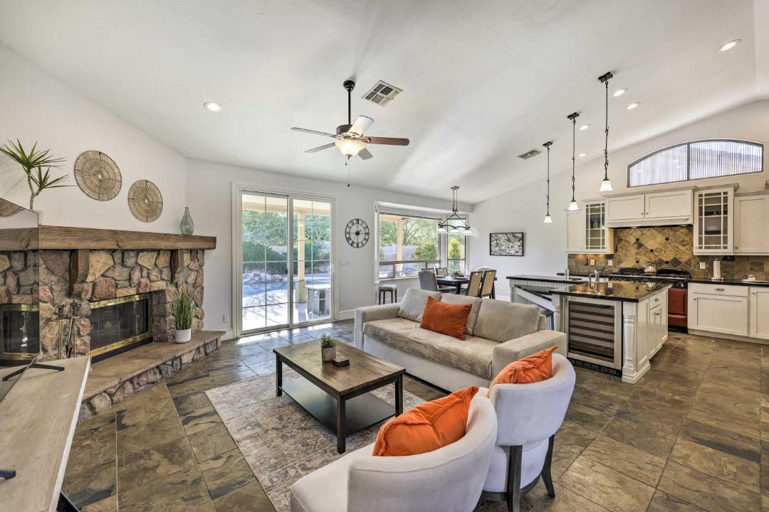 Photo of Livingroom in Paradise Valley Village