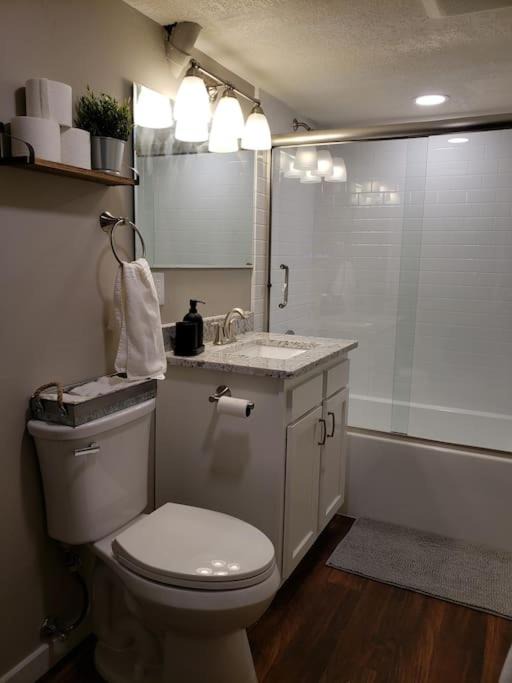 Photo of Bathroom in Sandy