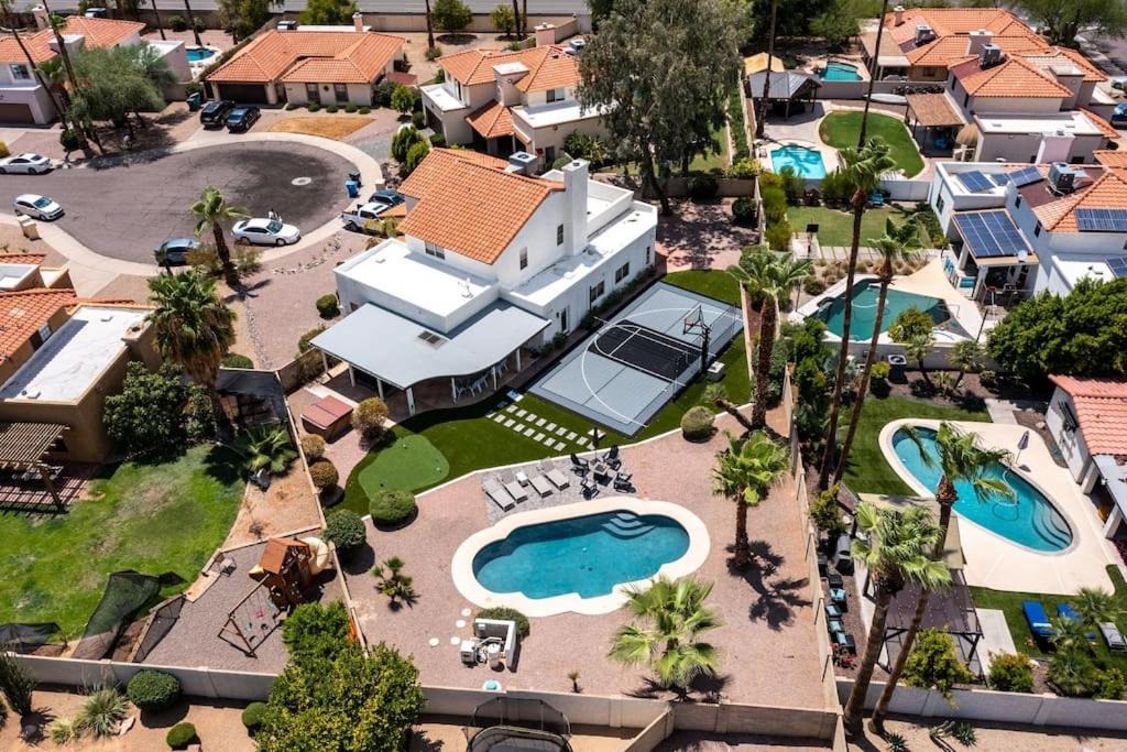 Photo of Others in Paradise Valley Village