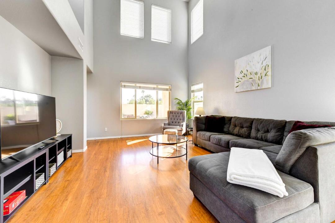 Photo of Livingroom in East Mesa