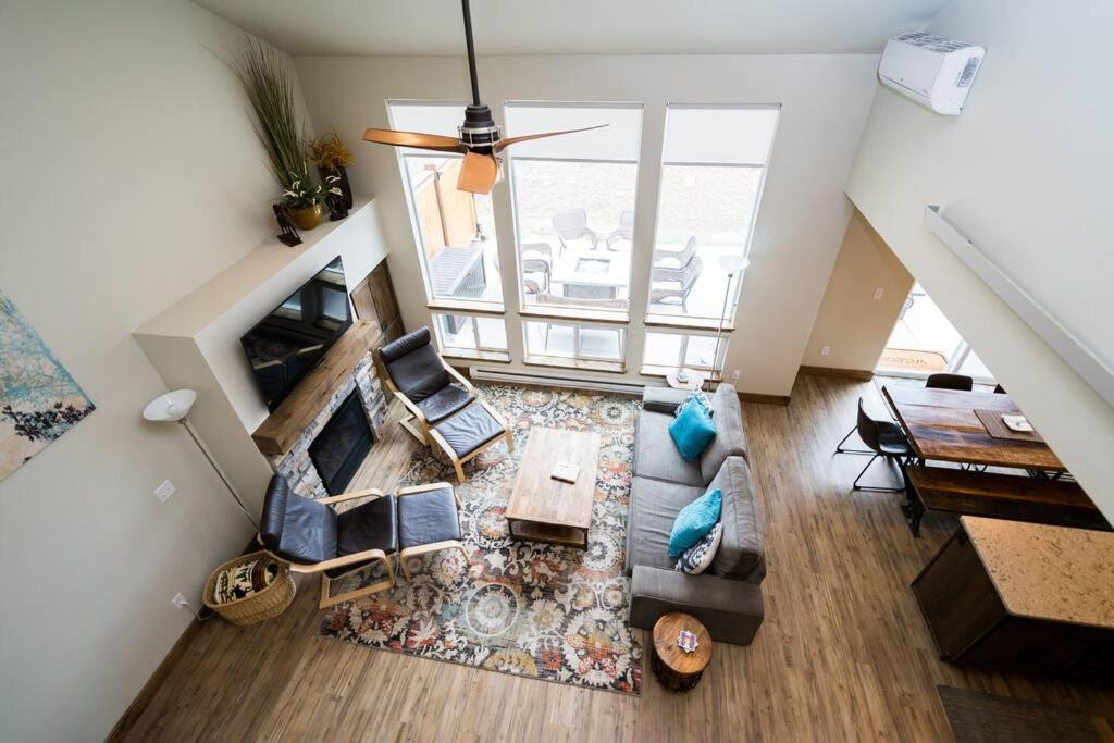 Photo of Livingroom in Estes Park