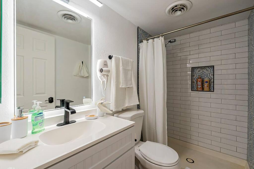 Photo of Bathroom in Fashion Square