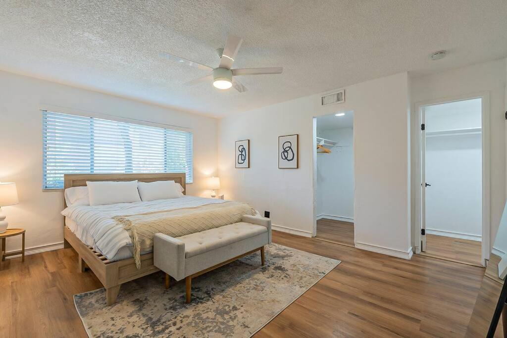 Photo of Bedroom in Fashion Square