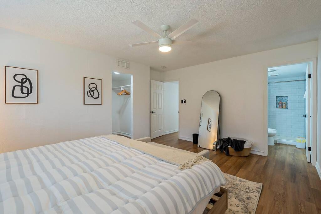 Photo of Bedroom in Fashion Square