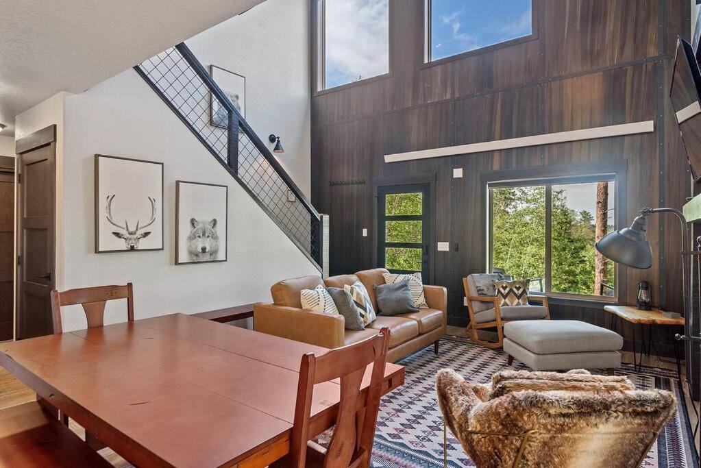 Photo of Livingroom in Deadwood