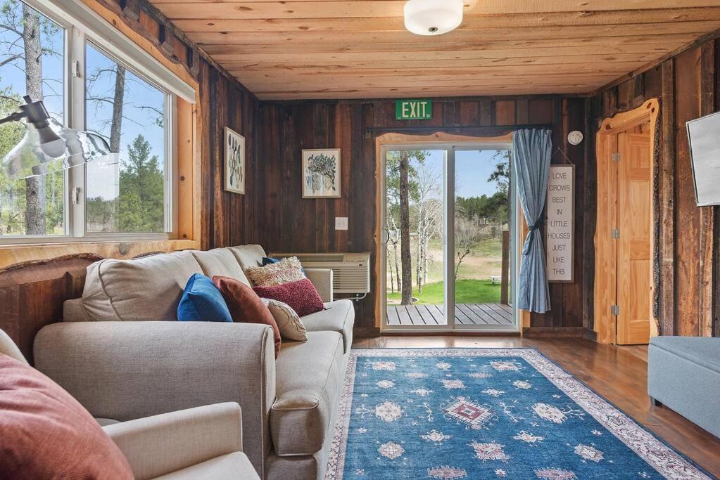 Photo of Livingroom in Custer