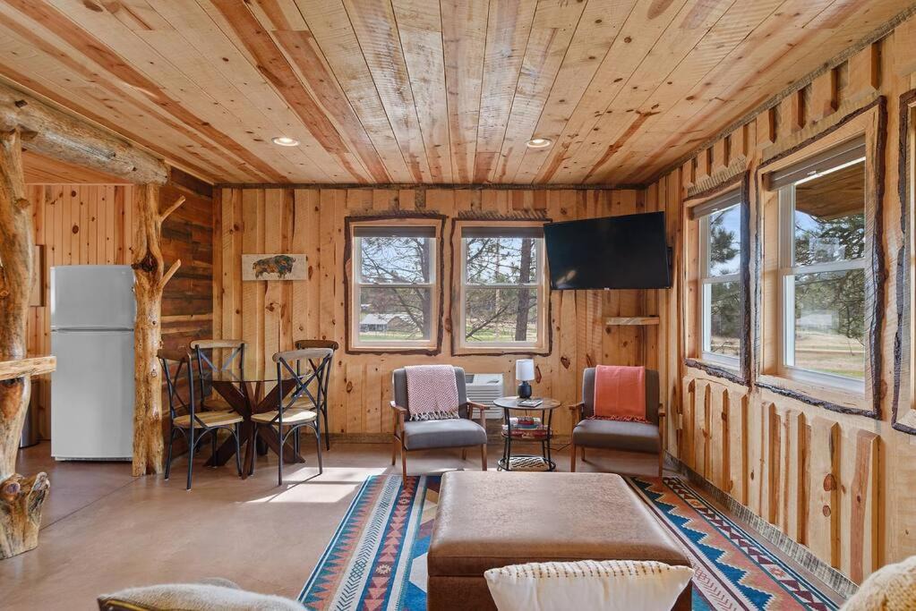Photo of Livingroom in Custer
