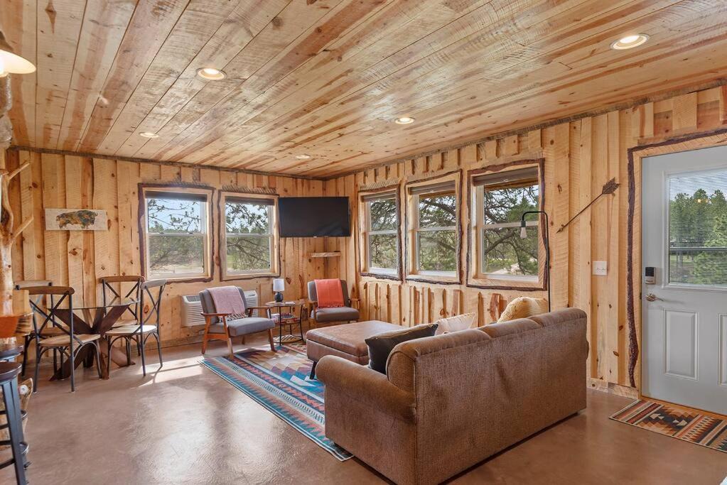 Photo of Livingroom in Custer