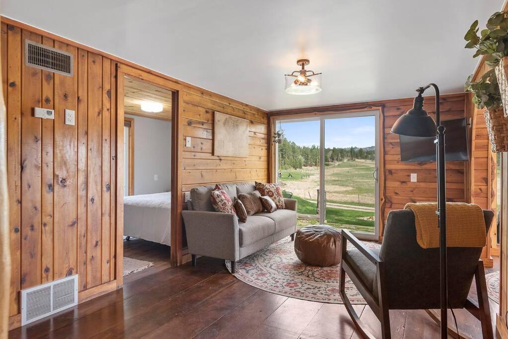 Photo of Livingroom in Custer