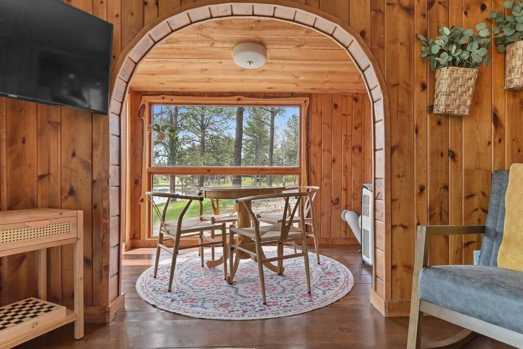 Photo of Livingroom in Custer