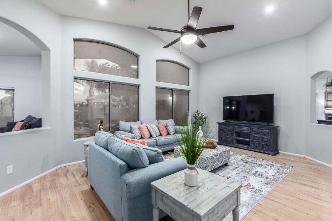 Photo of Livingroom in Canyon Trails