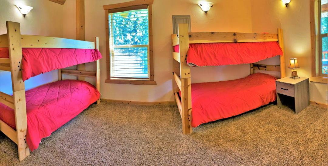 Photo of Bedroom in Island Park