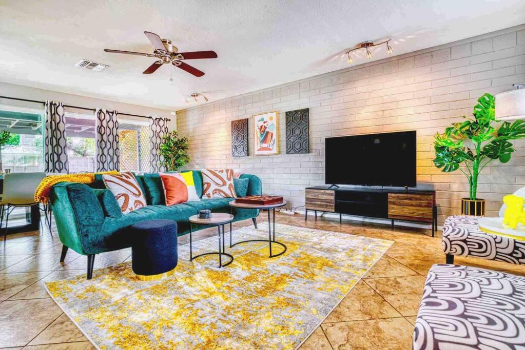 Photo of Livingroom in Encanto