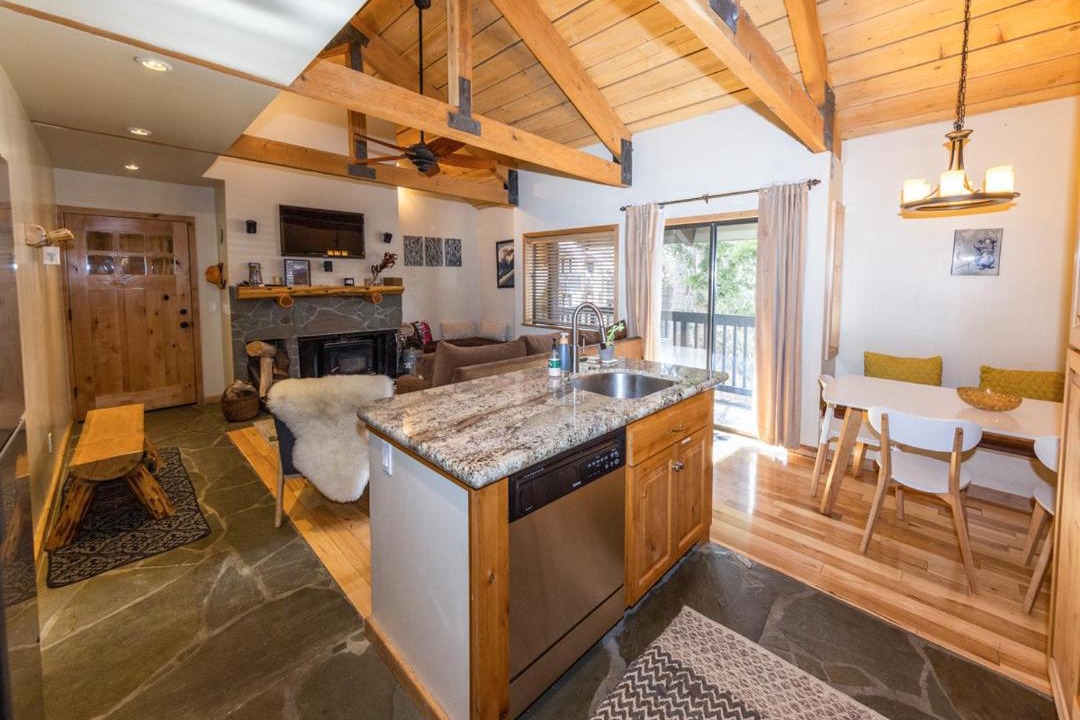 Photo of Livingroom in Mammoth Lakes