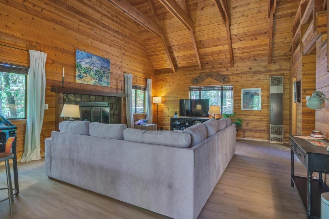 Photo of Livingroom in Pinetop