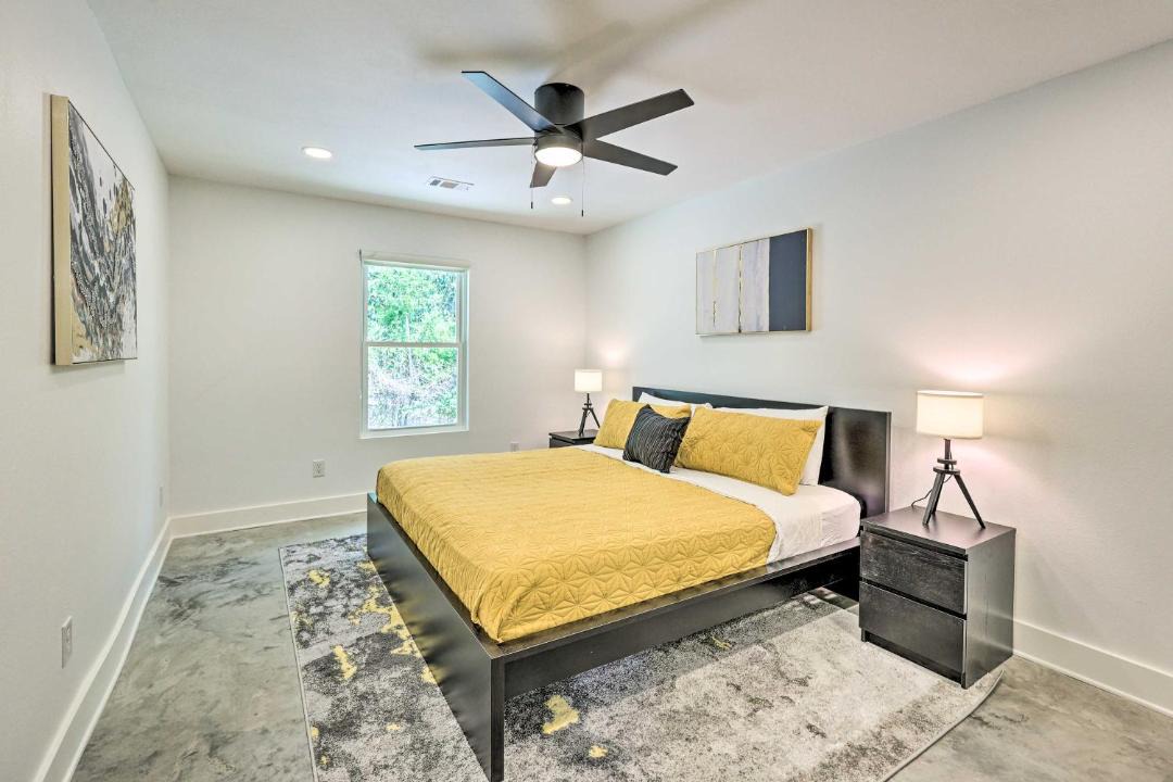 Photo of Bedroom in Lake Hamilton