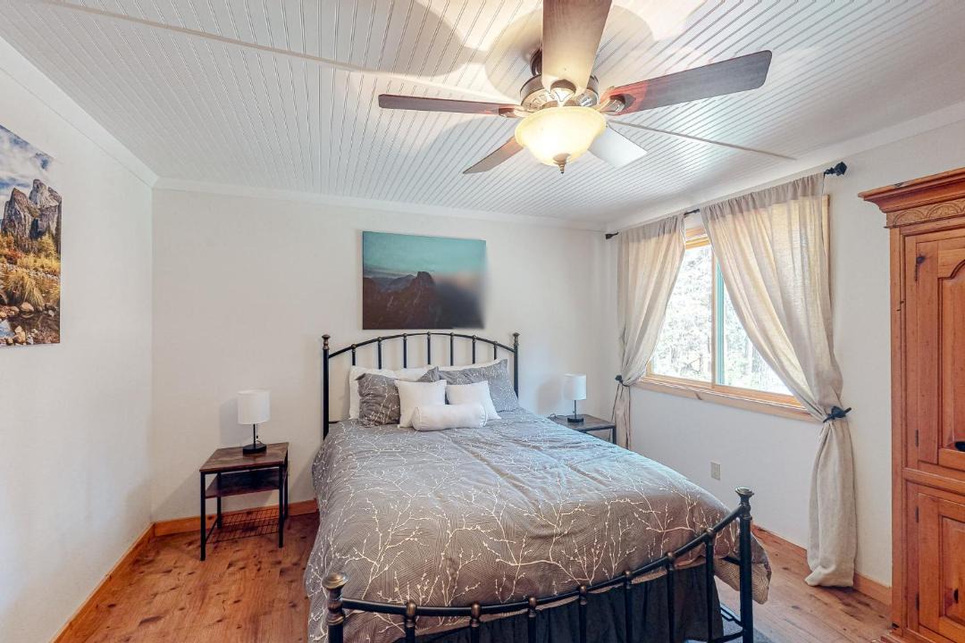Photo of Bedroom in Yosemite National Park