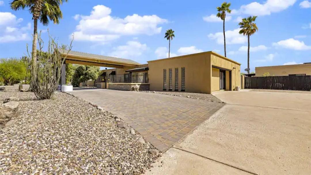 Photo of Buildings in Desert Hills North