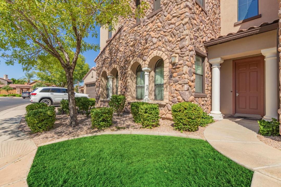 Photo of Buildings in Fulton Ranch