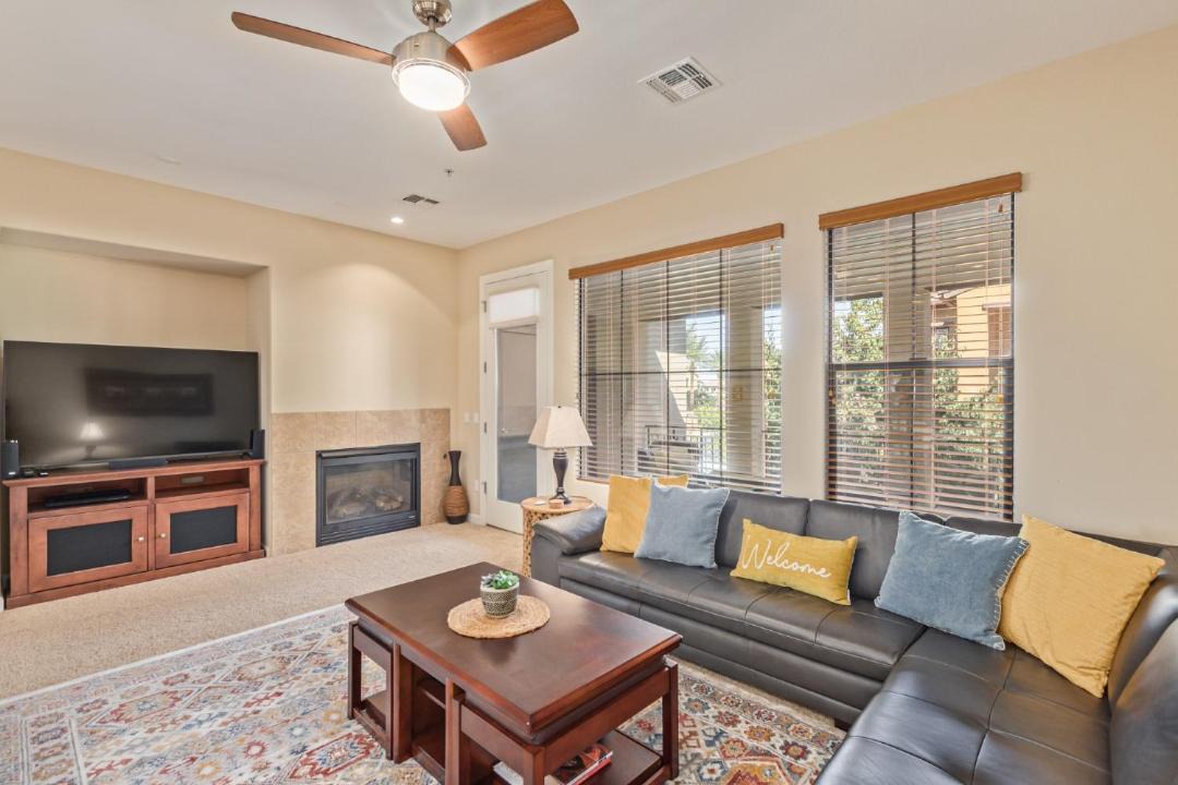 Photo of Livingroom in Fulton Ranch