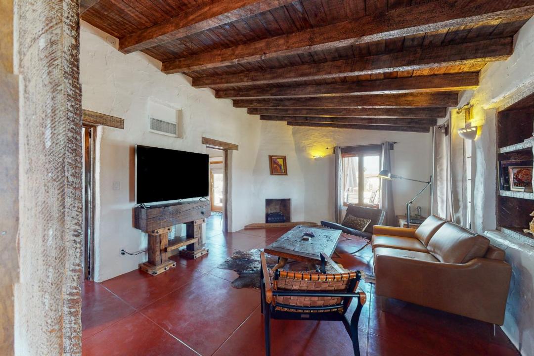 Photo of Livingroom in Los Ranchos Perkins