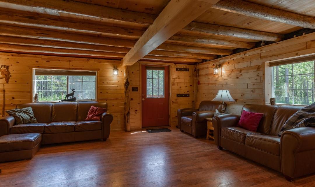 Photo of Livingroom in Island Park
