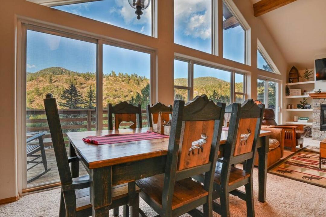 Photo of Livingroom in Green Mountain Falls