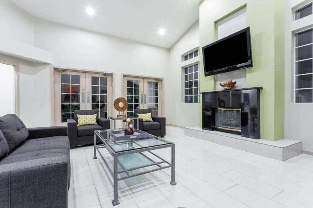 Photo of Livingroom in Chandler