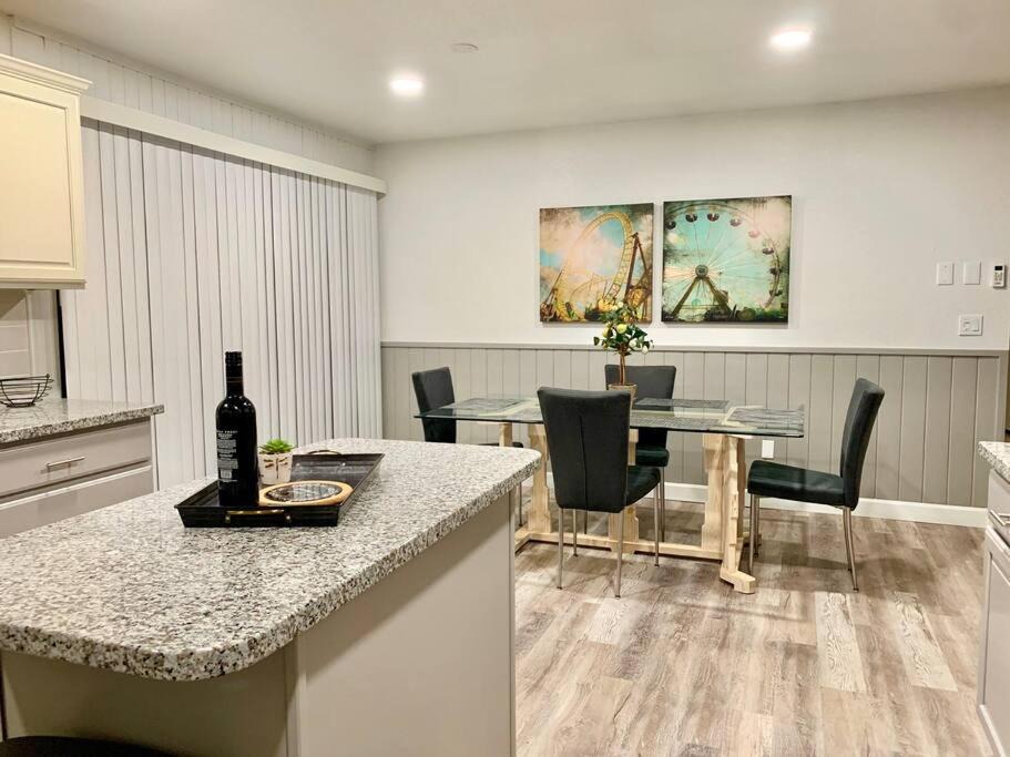 Photo of Livingroom in Oak Creek