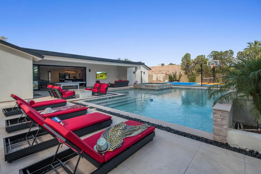 Photo of Outdoor in Paradise Valley Village