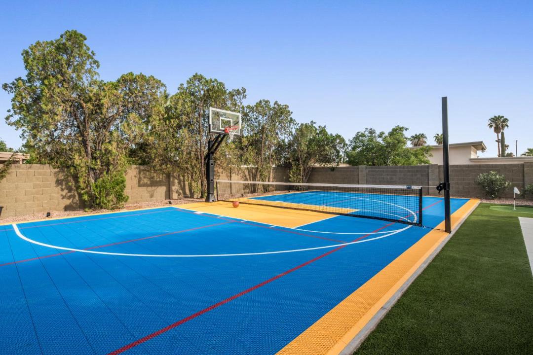 Photo of Outdoor in Paradise Valley Village